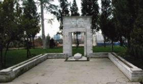 Dominant le cimetière arménien de Chichli à Istanbul, le mausolées de Talaat, édifié à un demi-siècle de distance, symbolise la continuité du négationnisme turc