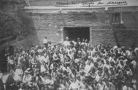 Campement de rescapés arméniens à la périphérie d’Adana. C